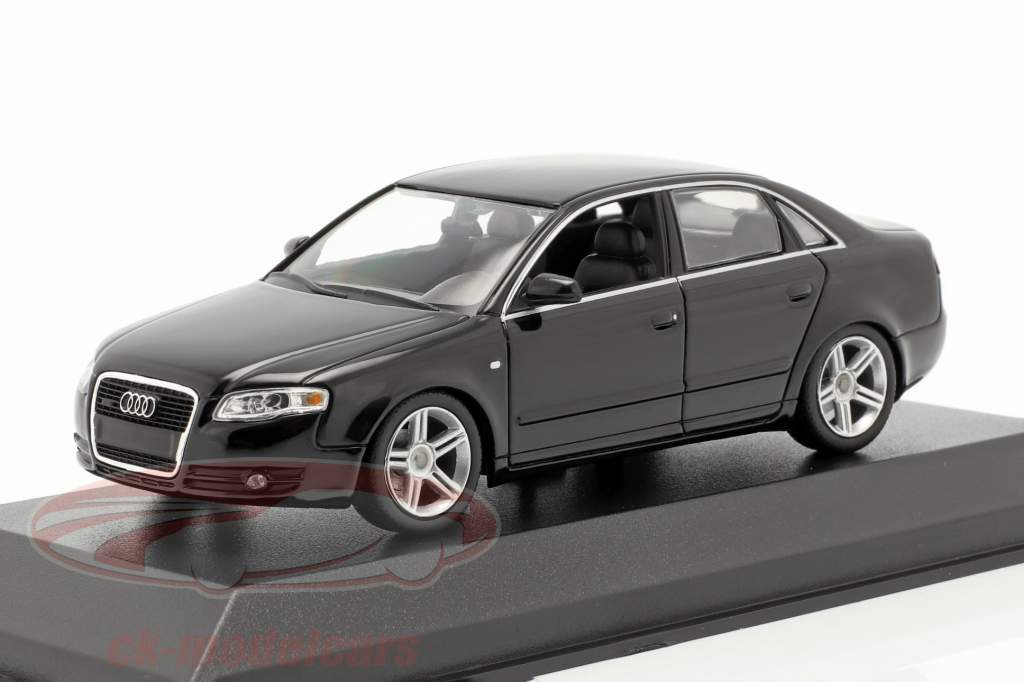 Audi A4 anno 2004 nero 1:43 Minichamps