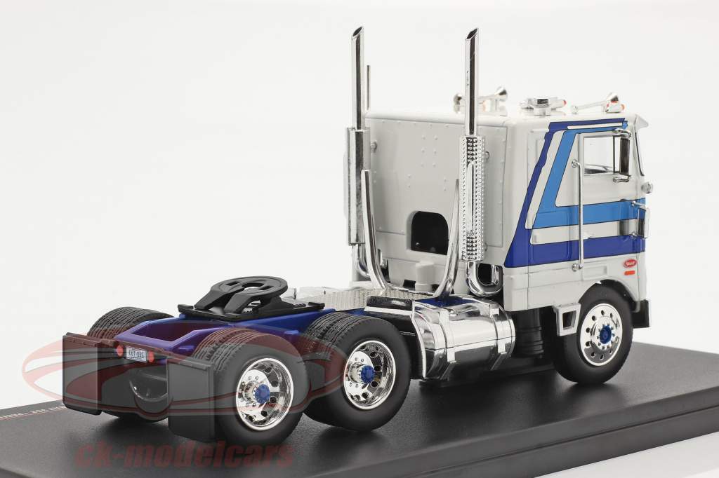 Peterbilt 352 Pacemaker Caminhão Ano de construção 1979 Branco / azul 1:43 Ixo