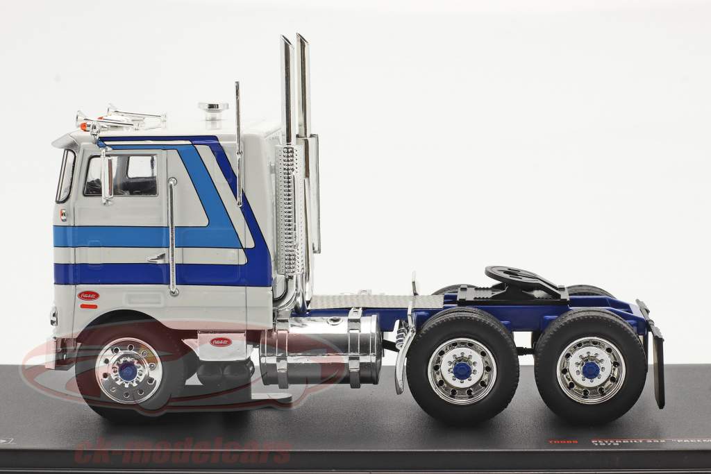Peterbilt 352 Pacemaker 卡车 建设年份 1979 白色 / 蓝色 1:43 Ixo