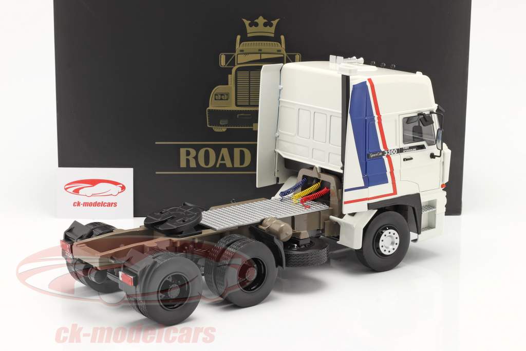 DAF 3300 SpaceCab Truck year 1982 white / blue / red 1:18 Road Kings