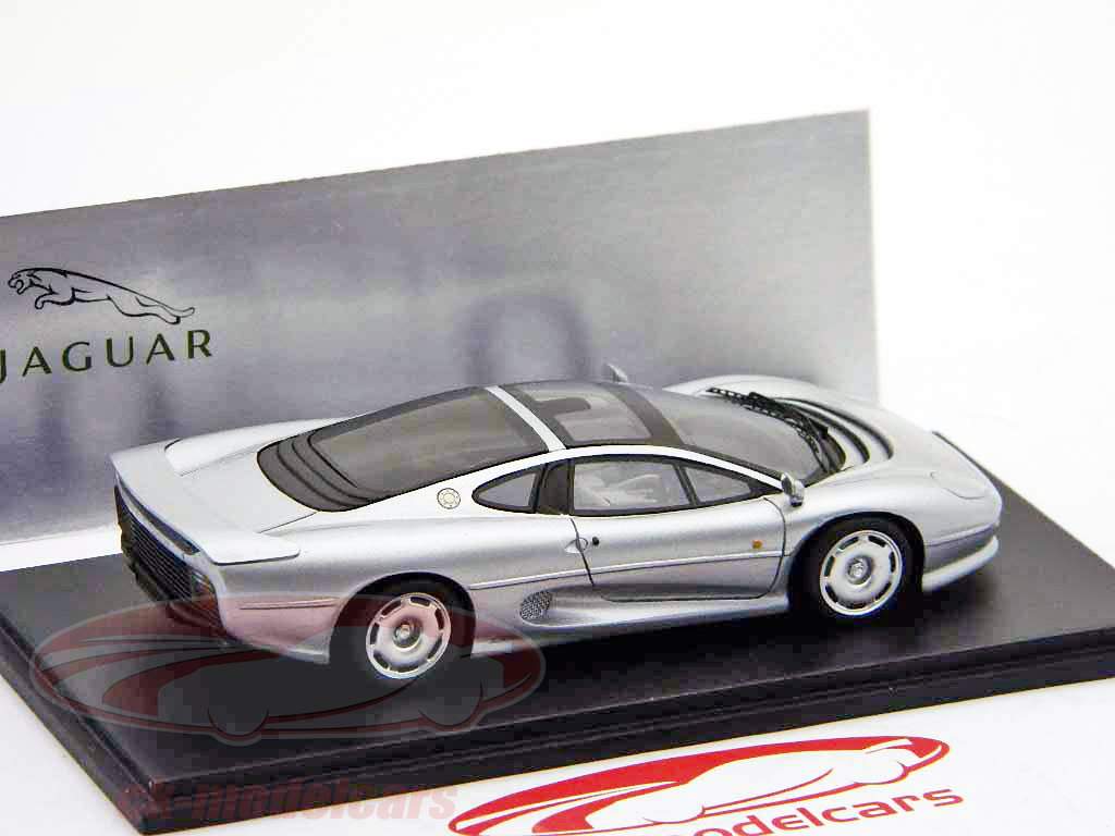 Jaguar XJ220 Anno 1992 silver / silver 1:43 Spark