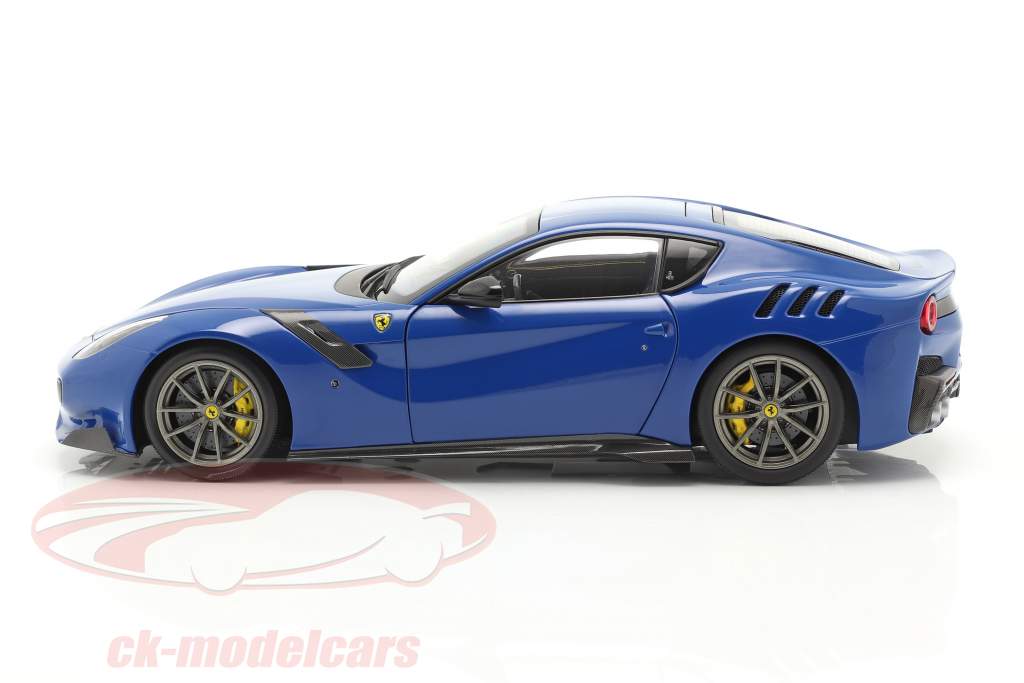 Ferrari F12 TDF Año de construcción 2015 azzurro dino azul 1:18 BBR