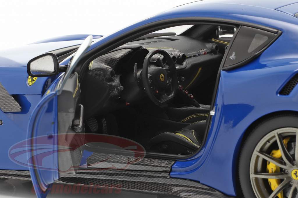 Ferrari F12 TDF Año de construcción 2015 azzurro dino azul 1:18 BBR