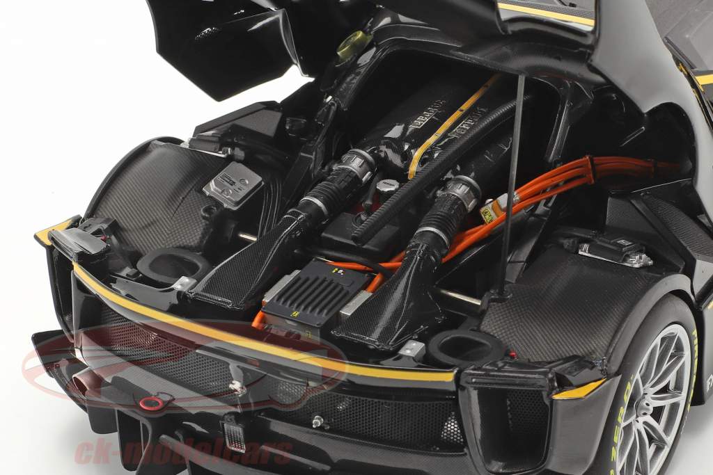 Ferrari FXX-K Evo #44 Byggeår 2017 sort / gul 1:18 BBR