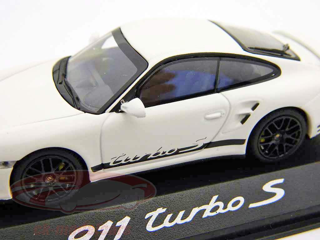 Porsche 911 Turbo S blanc / blanc Minichamps 1:43
