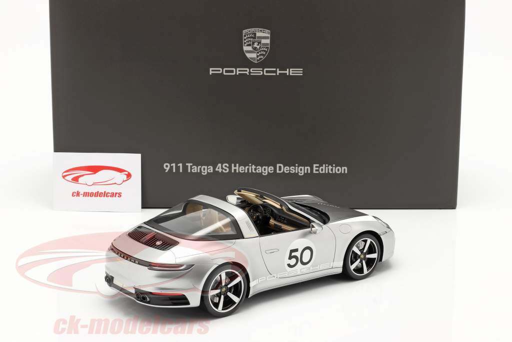 Porsche 911 (992) Targa 4S Heritage Edition #50 2020 GT argent 1:18 Spark
