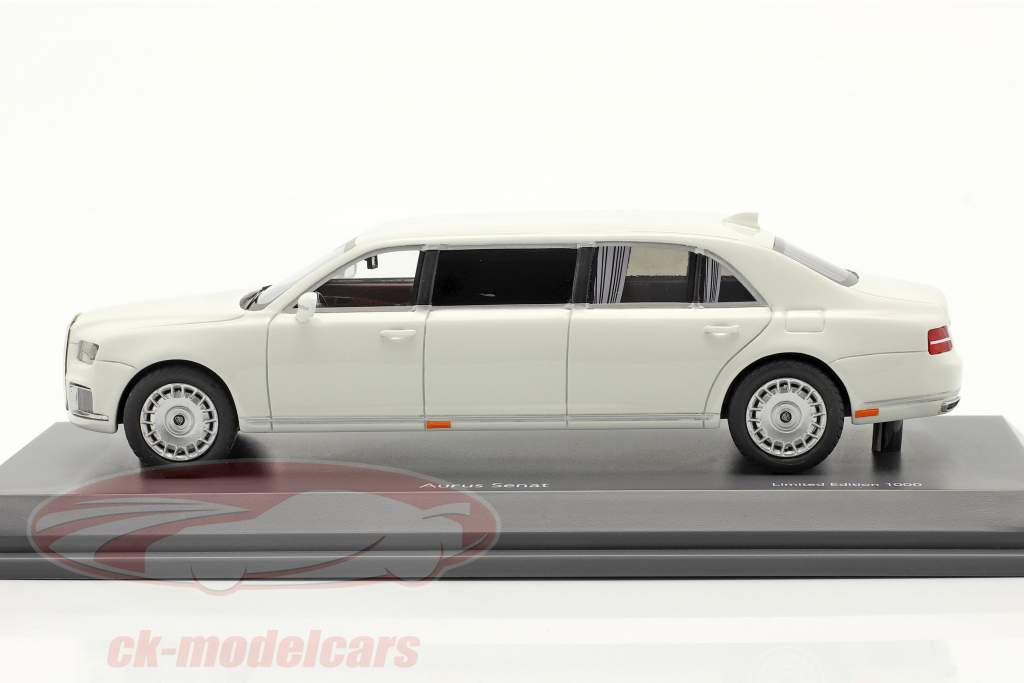 Aurus Senat Limousine d&#39;État Russie Vladimir Putin 2018 blanc 1:43 Schuco