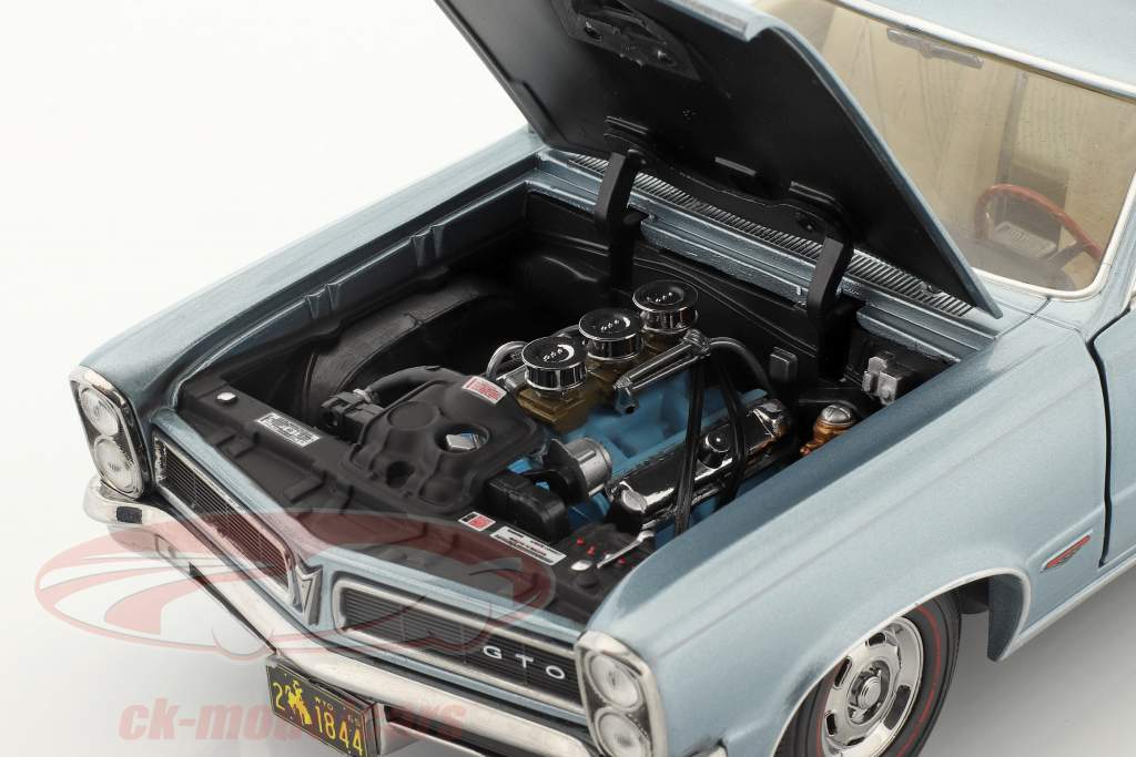 Pontiac GTO construit en 1965 ardoise bluemist 1:18 SunStar