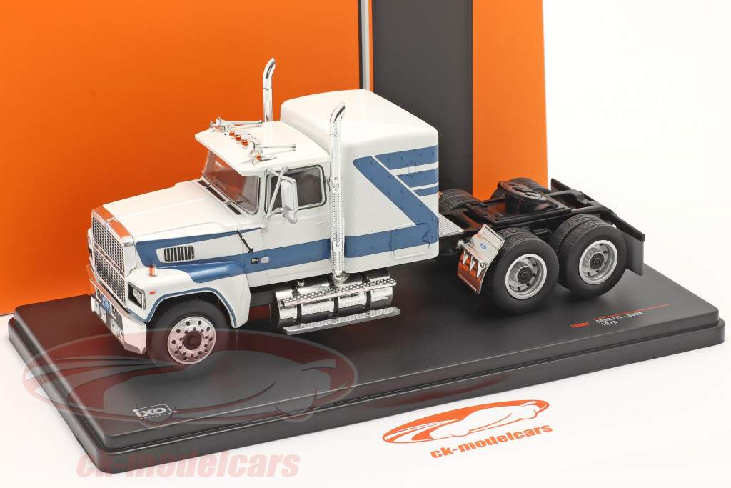 Ford LTL-9000 卡车 建设年份 1978 白色 / 蓝色 1:43 Ixo