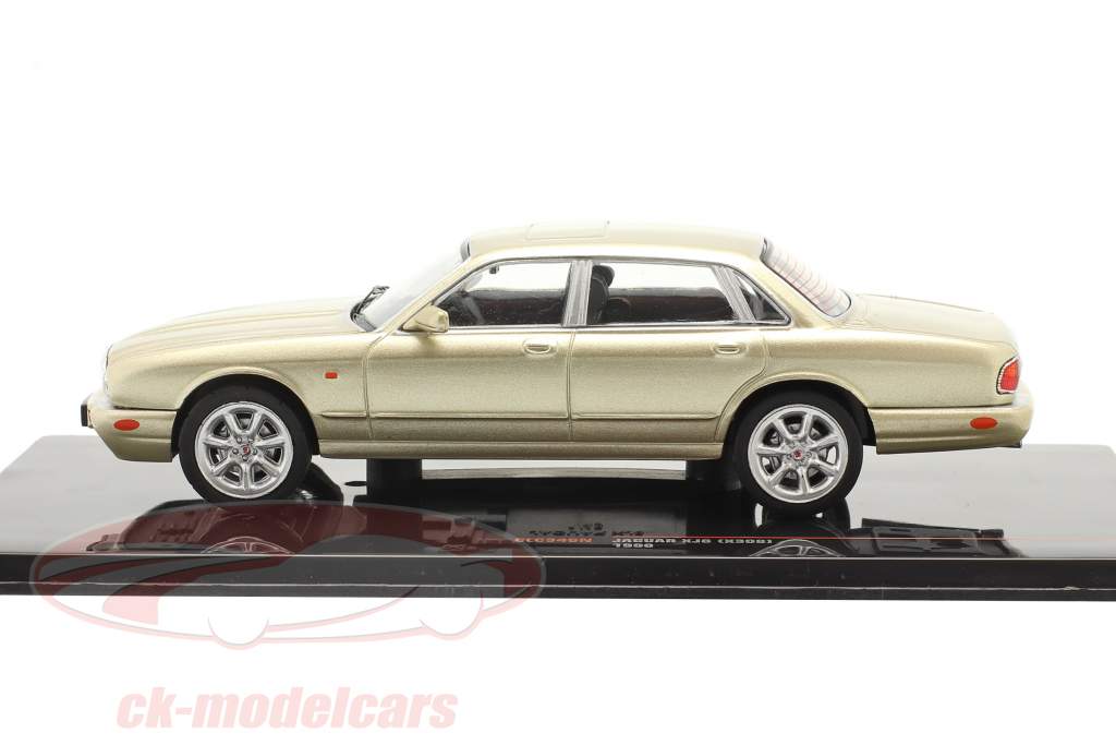 Jaguar XJ8 (X308) year 1998 gold metallic 1:43 Ixo
