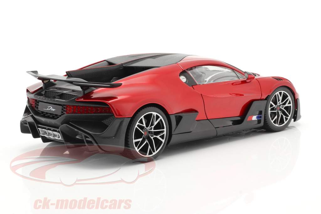 Bugatti Divo Anno di costruzione 2018 rosso / nero 1:18 Bburago