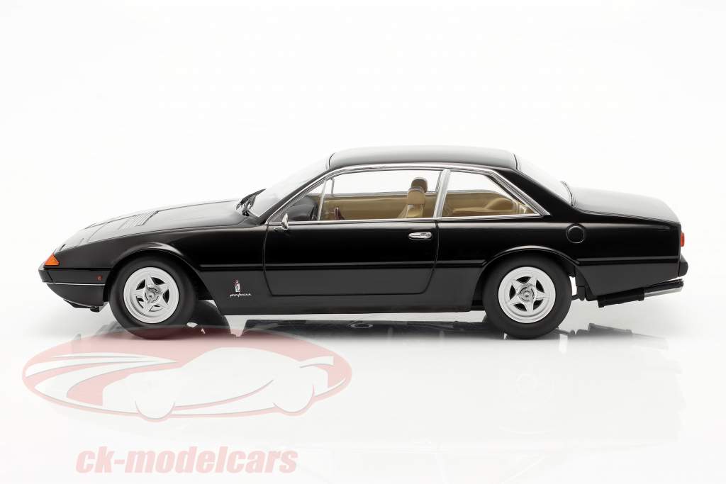 Ferrari 365 GT4 2+2 Byggeår 1972 sort 1:18 KK-Scale