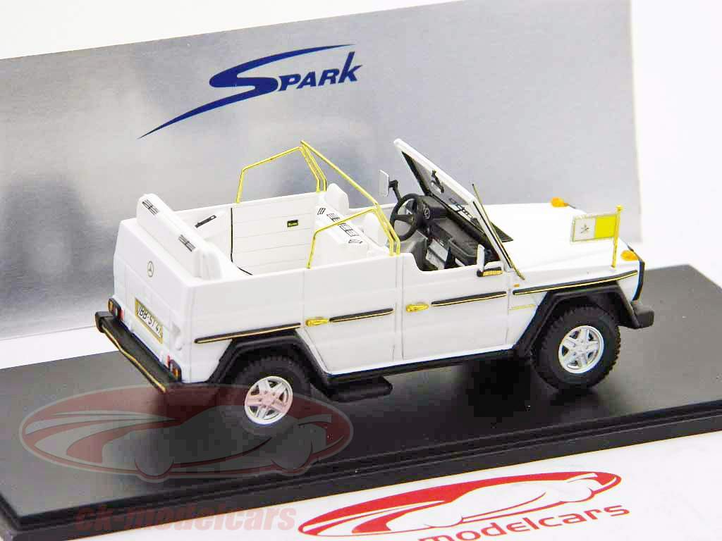 Mercedes-Benz 230 GE Papamobile white 1:43 Spark