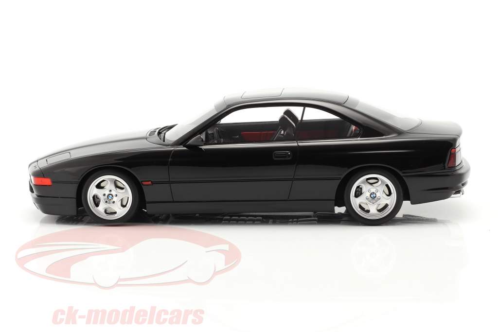 BMW 850 CSI (E31) Année de construction 1990 noir 1:18 OttOmobile