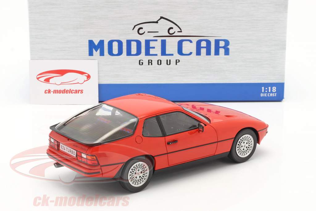 Porsche 924 Turbo Baujahr 1979 rot 1:18 ModelCar Group