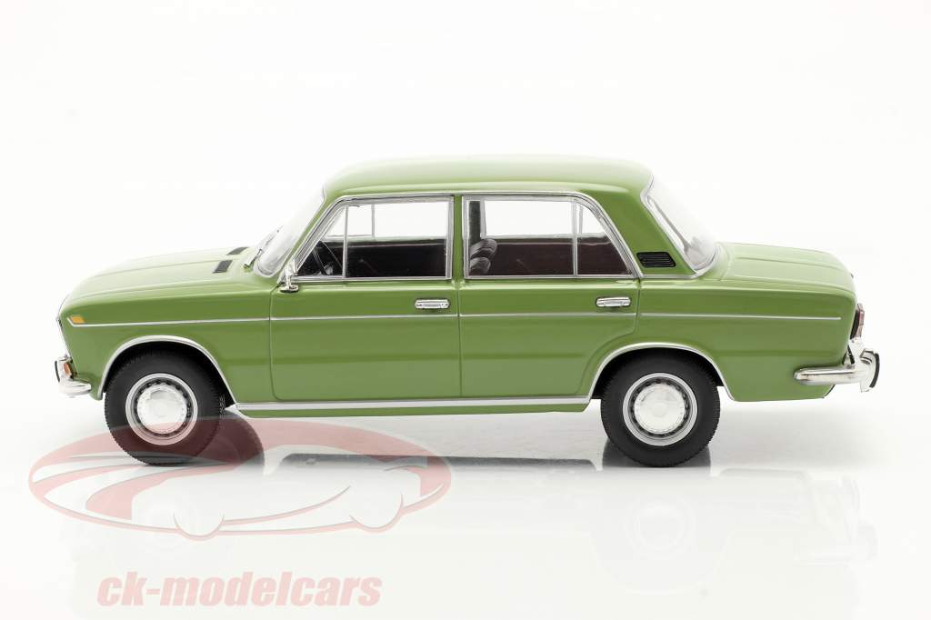Lada 1500 Год постройки 1977 зеленый 1:24 WhiteBox