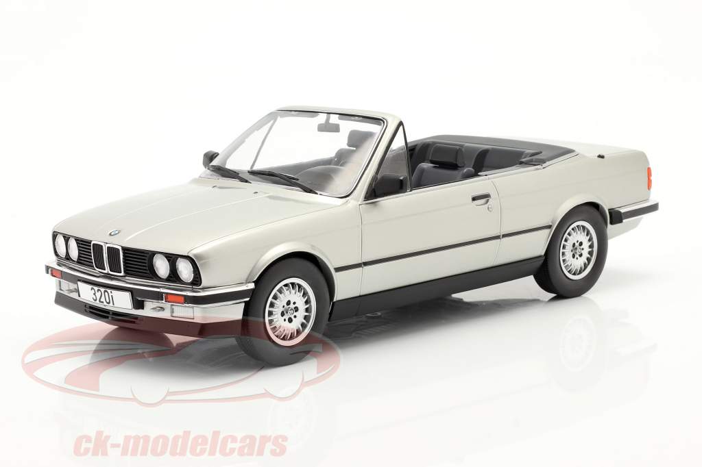 BMW 3 posti serie (E30) Cabriolet Anno di costruzione 1985 argento 1:18 ModelCar Group