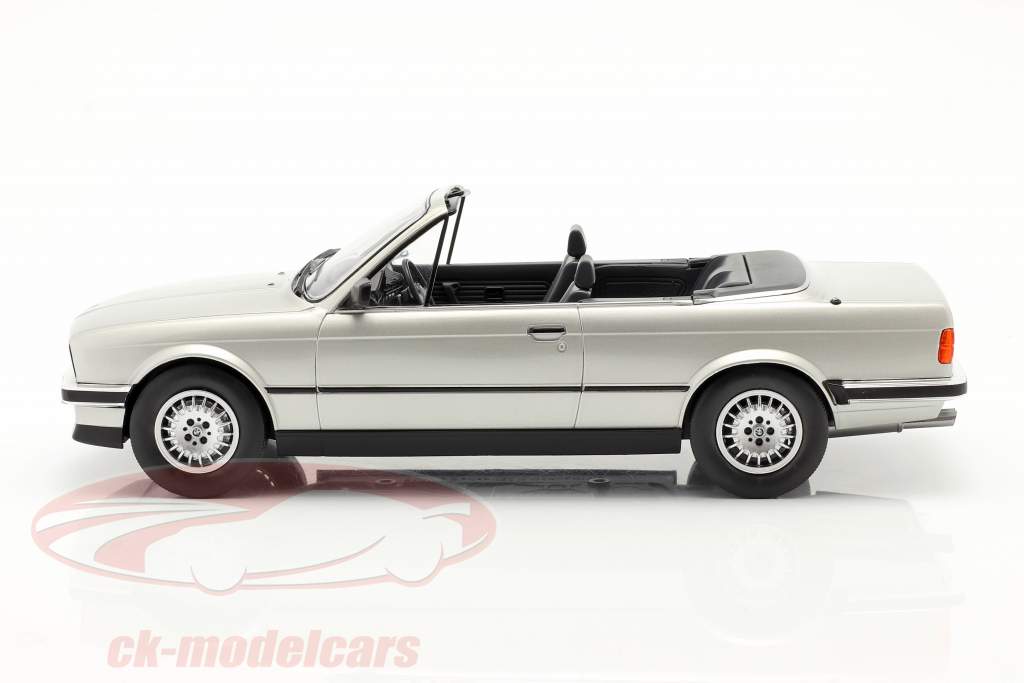 BMW 3 posti serie (E30) Cabriolet Anno di costruzione 1985 argento 1:18 ModelCar Group