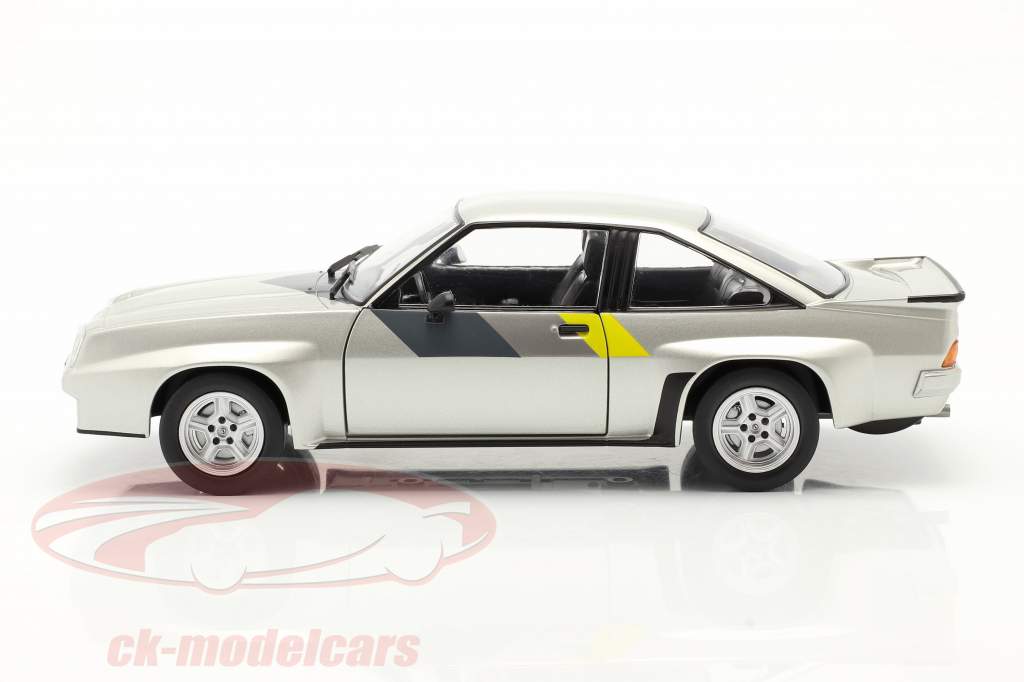 Opel Manta B 400 Année de construction 1981 argent 1:24 WhiteBox