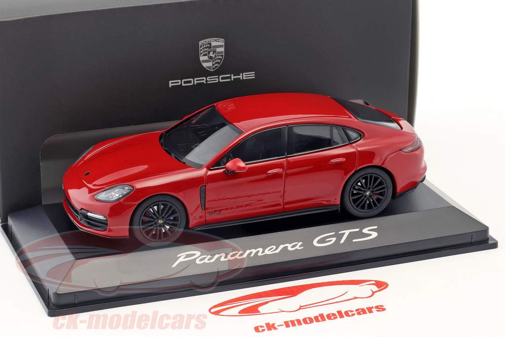 Porsche Panamera GTS año de construcción 2016 carmín rojo 1:43 Herpa