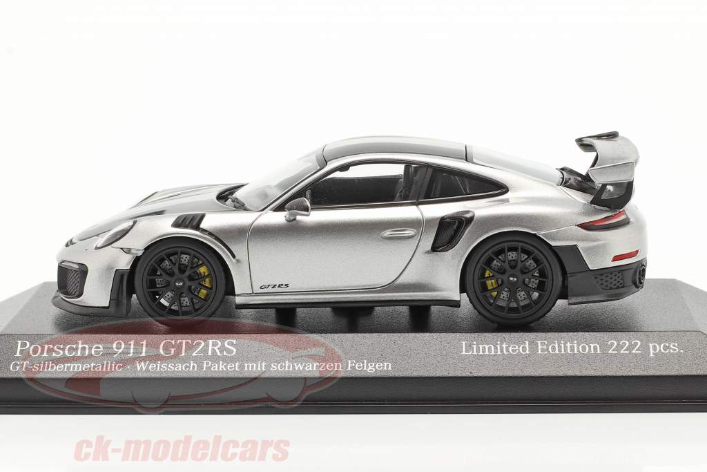 Porsche 911 (991 II) GT2 RS Weissach Package 2018 GT-silber 1:43 Minichamps