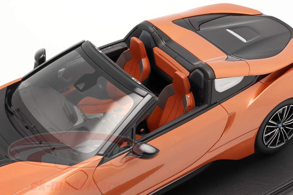 BMW i8 Roadster E-銅 1:12 BMW