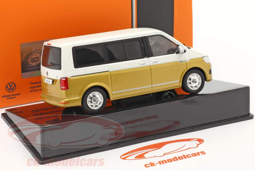Volkswagen VW T6 Multivan Bouwjaar 2017 goud / Wit 1:43 Ixo