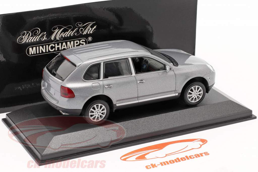 Porsche Cayenne V6 Jaar 2003 grijs 1:43 Minichamps