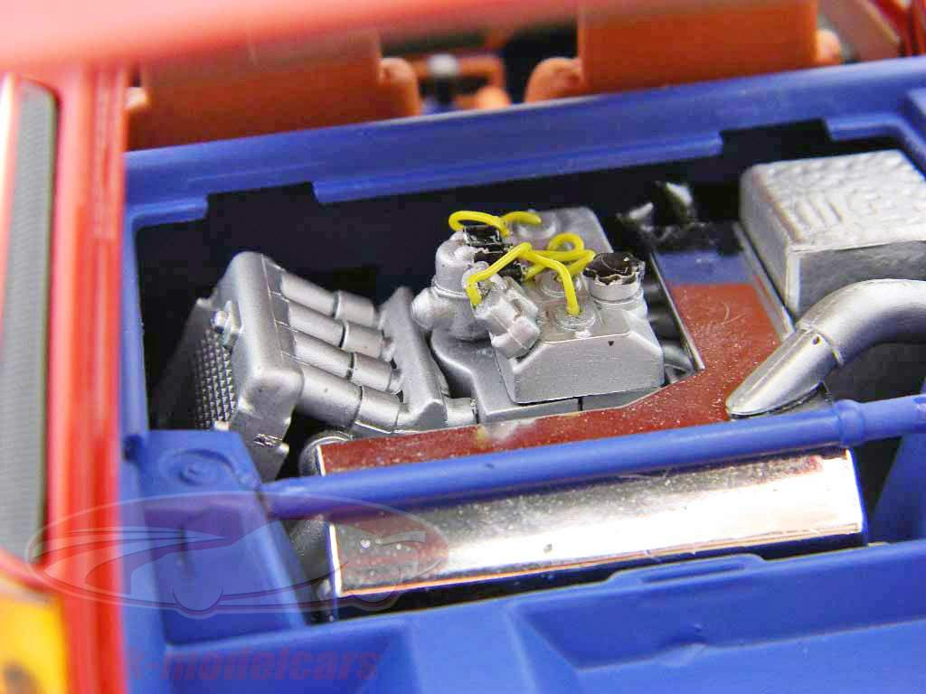 Renault 5 Turbo 2 rojo / rojo 1:18 UH Universal Hobbies