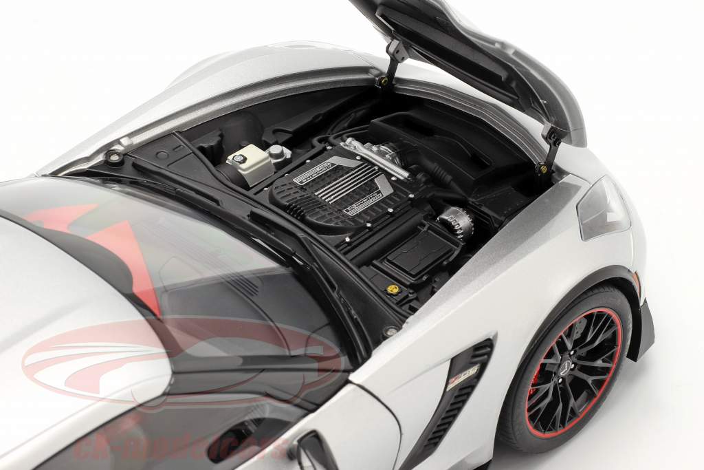 Chevrolet Corvette C7 Z06 Anno di costruzione 2014 argento 1:18 AUTOart