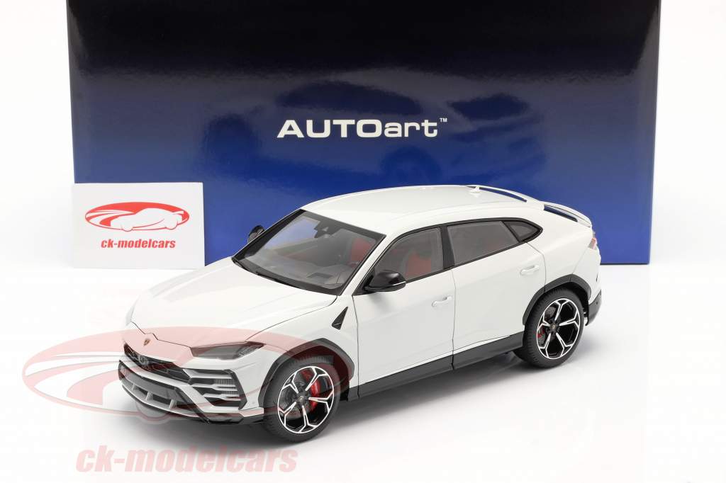 Lamborghini Urus Byggeår 2018 hvid metallisk 1:18 AUTOart