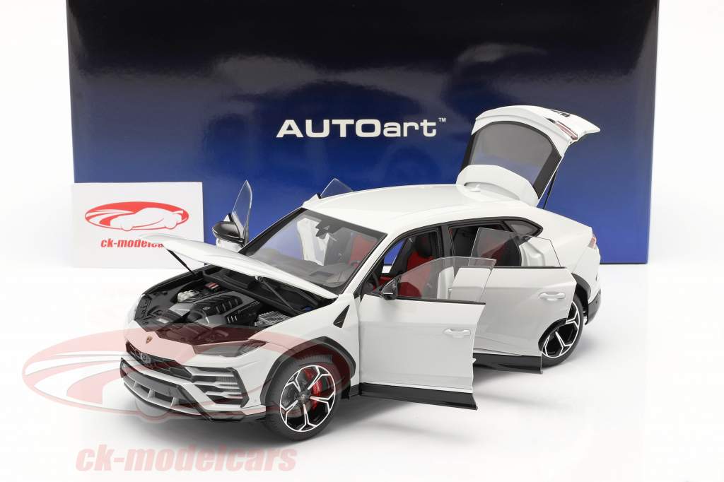 Lamborghini Urus Année de construction 2018 blanc métallique 1:18 AUTOart