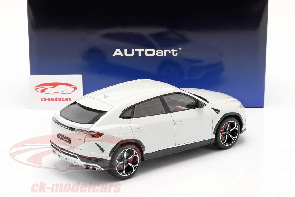 Lamborghini Urus 建設年 2018 白い メタリック 1:18 AUTOart