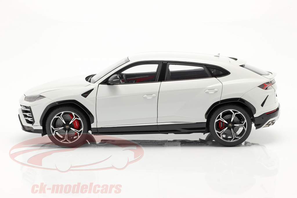 Lamborghini Urus year 2018 white metallic 1:18 AUTOart
