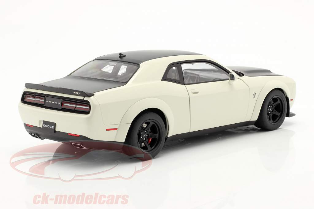 Dodge Challenger SRT Demon 建設年 2018 白い / 黒 1:18 AUTOart