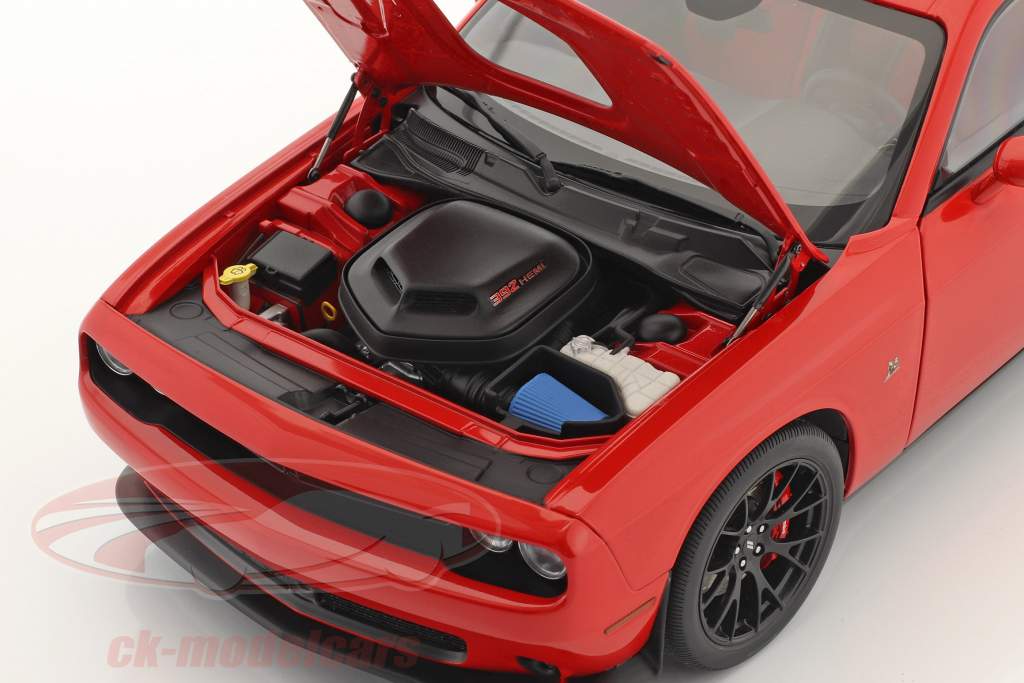 Dodge Challenger 392 HEMI Scat Pack Shaker 2018 rød 1:18 AUTOart