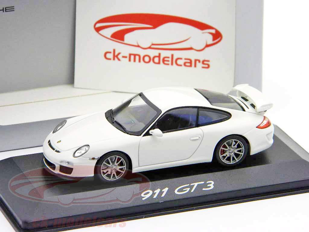 Porsche 911 GT3 2010 white 1:43 Minichamps