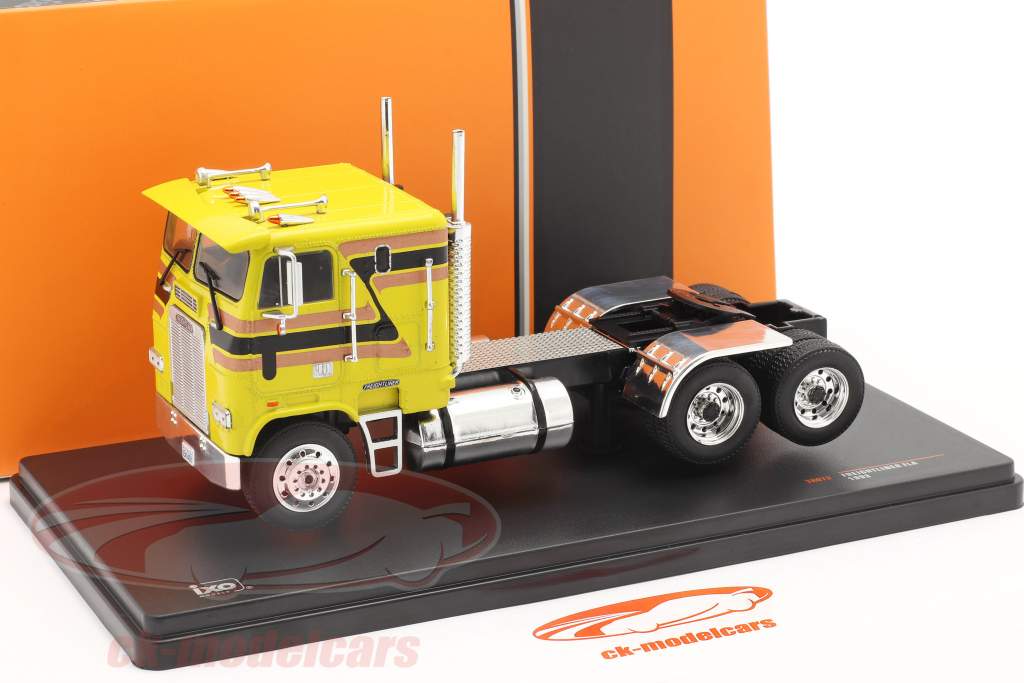 Freightliner FLA Camion Année de construction 1993 jaune 1:43 Ixo