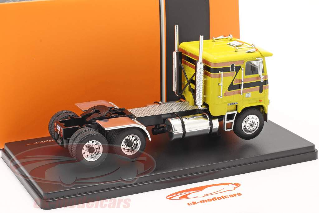 Freightliner FLA Грузовая машина Год постройки 1993 желтый 1:43 Ixo