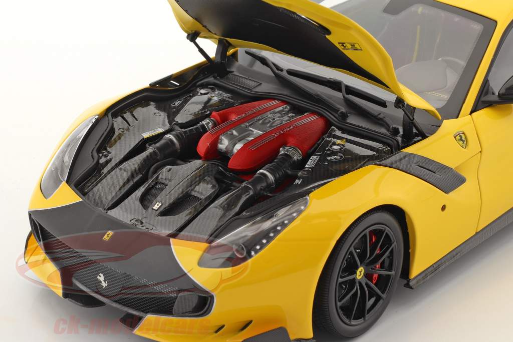 Ferrari F12 TDF Год постройки 2015 modena желтый / чернить 1:18 BBR