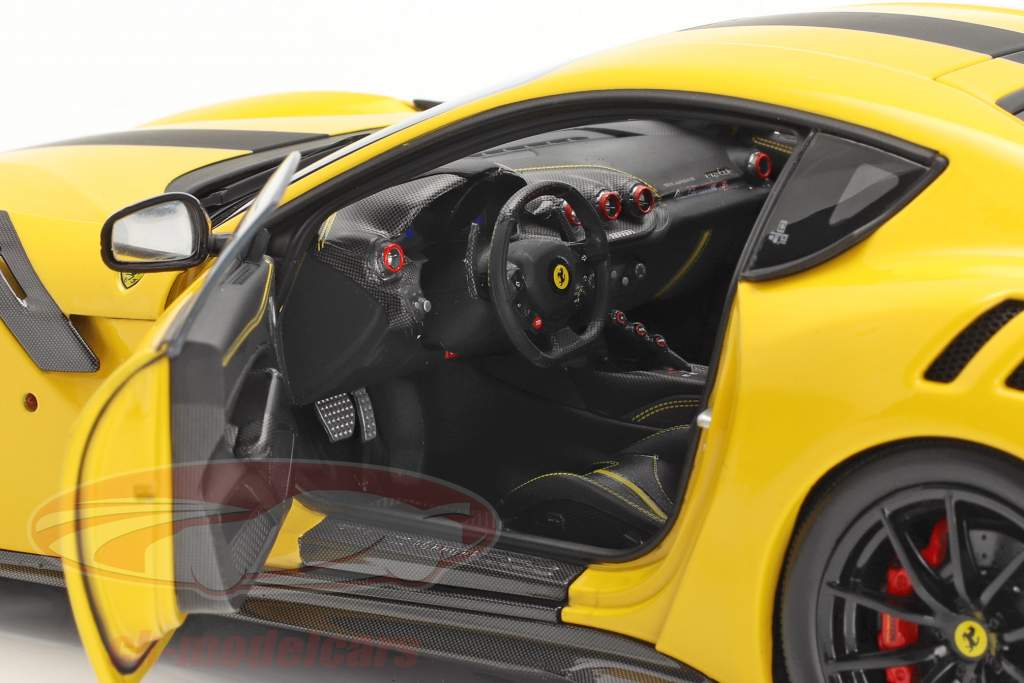 Ferrari F12 TDF Год постройки 2015 modena желтый / чернить 1:18 BBR
