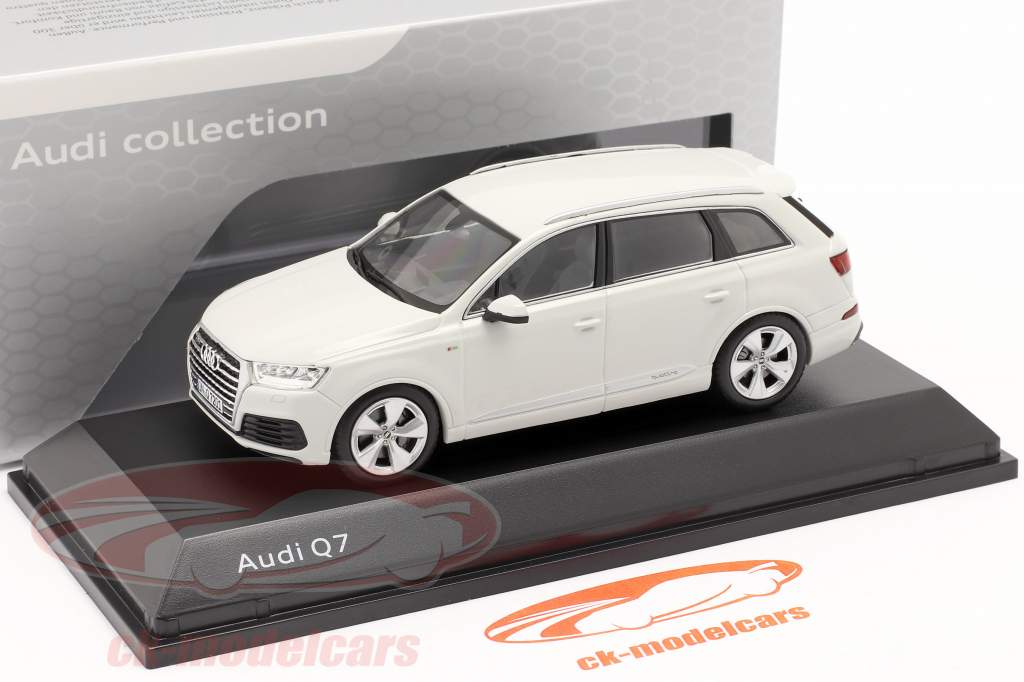 Audi Q7 Baujahr 2015 gletscher weiß 1:43 Spark