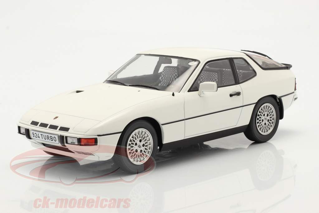 Porsche 924 Turbo Ano de construção 1979 branco 1:18 ModelCar Group