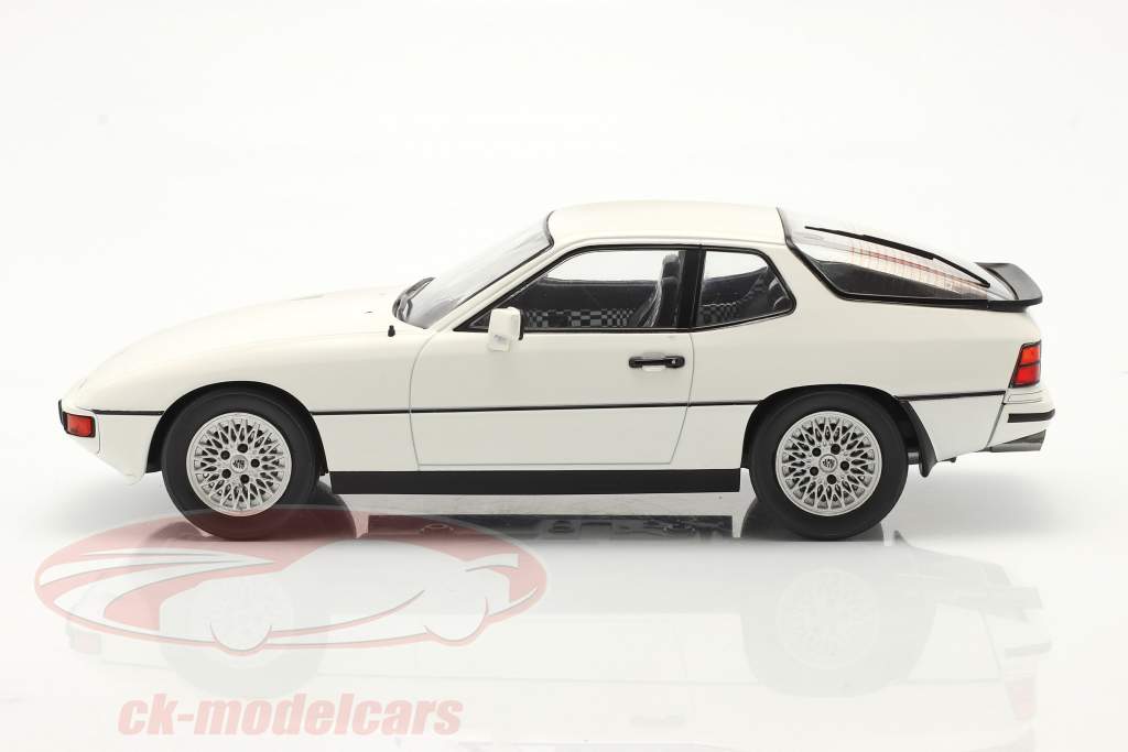 Porsche 924 Turbo Ano de construção 1979 branco 1:18 ModelCar Group