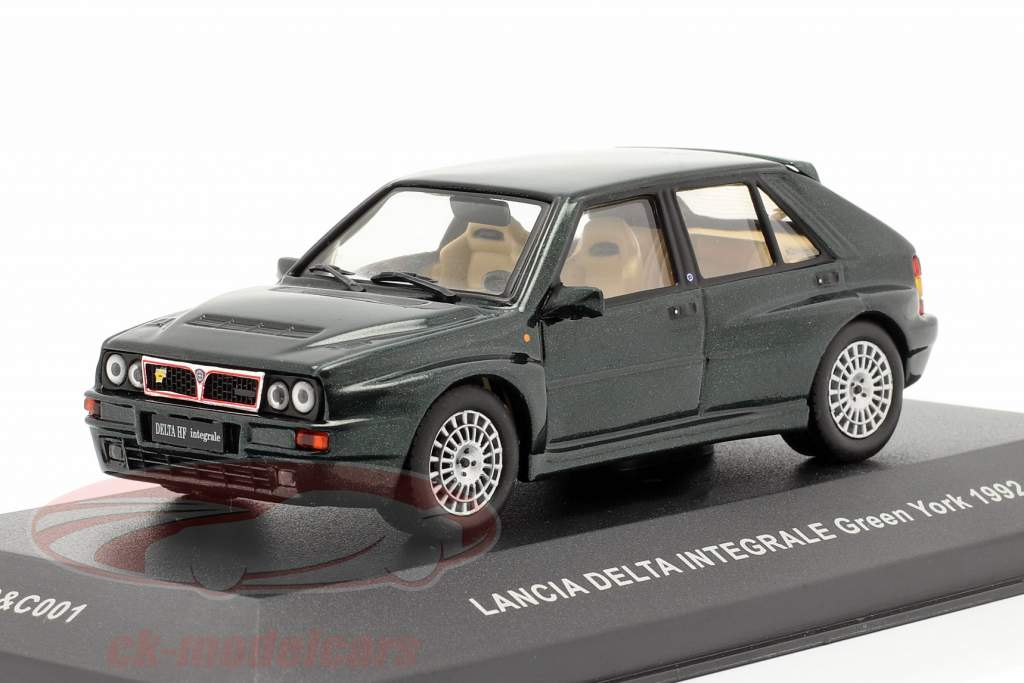 Lancia Delta Integrale año 1992 oscuro verde 1:43 Ixo