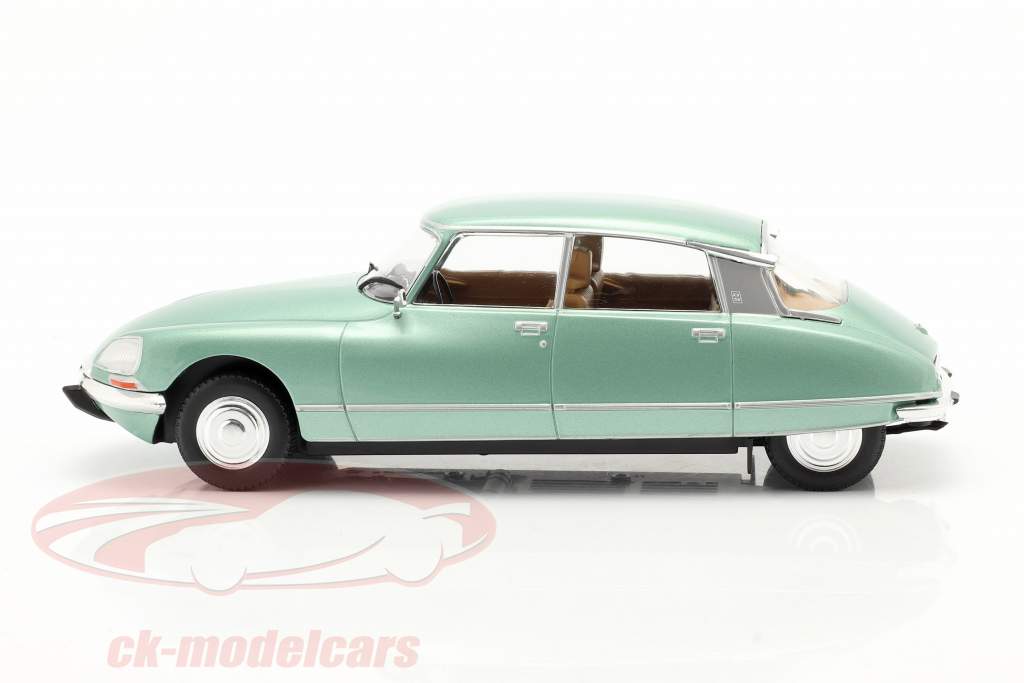 Citroen DS 23 Pallas Baujahr 1973 hellgrün metallic 1:24 WhiteBox