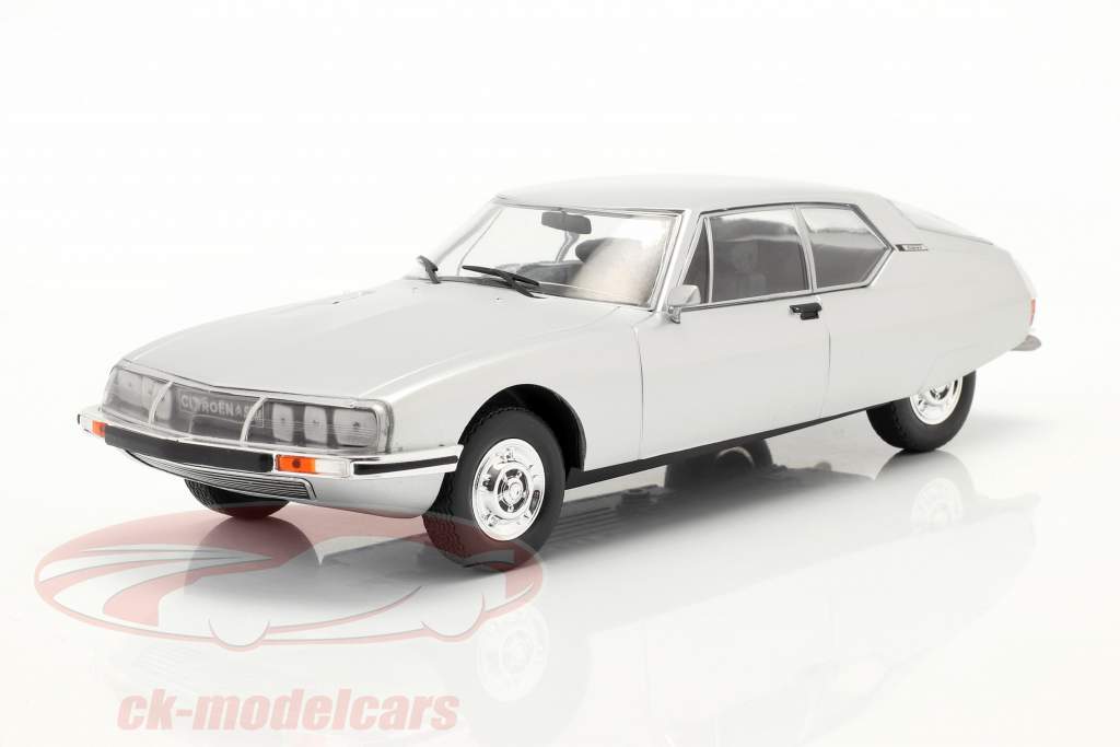 Citroen SM Année de construction 1970 argent 1:24 WhiteBox