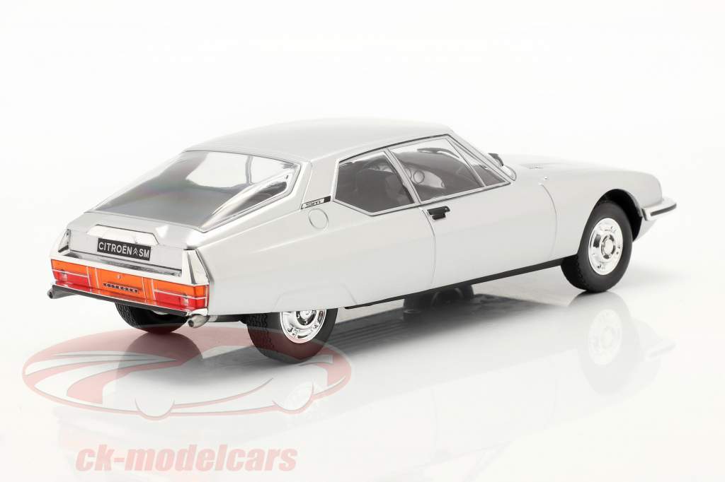 Citroen SM year 1970 silver 1:24 WhiteBox
