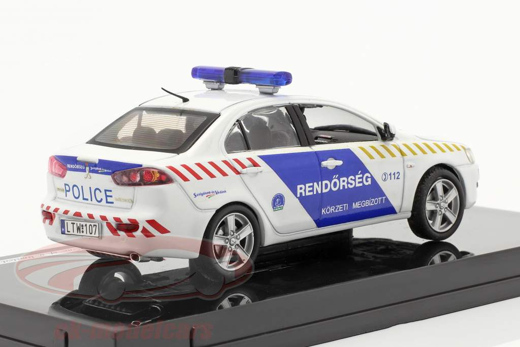 三菱ランサーX警察ハンガリー1時43分フィテッセ