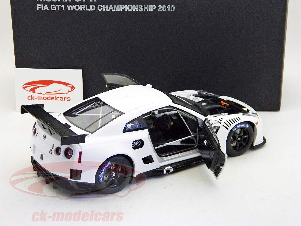 Nissan GT-R GT1 Campionato RHD Pianura Body Edition bianco opaco 1:18 AUTOart